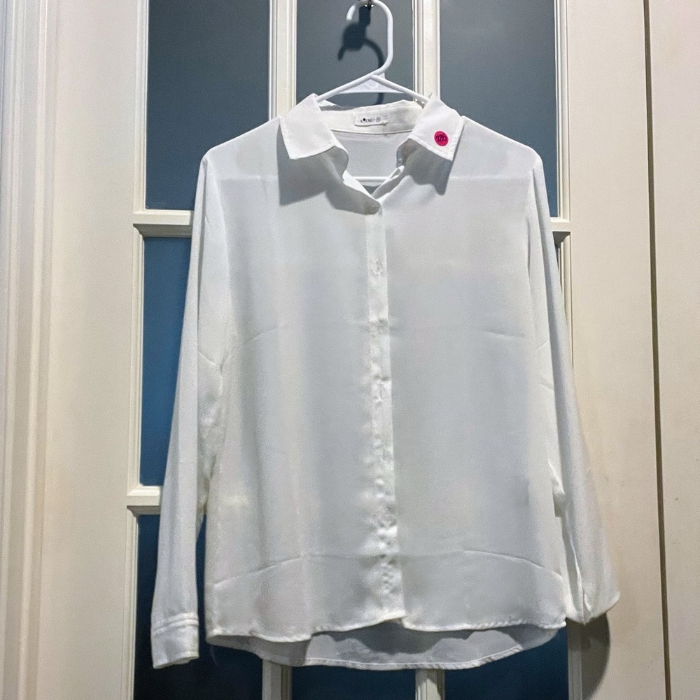 🤍❤️ Womens button up blouse ❤️🤍